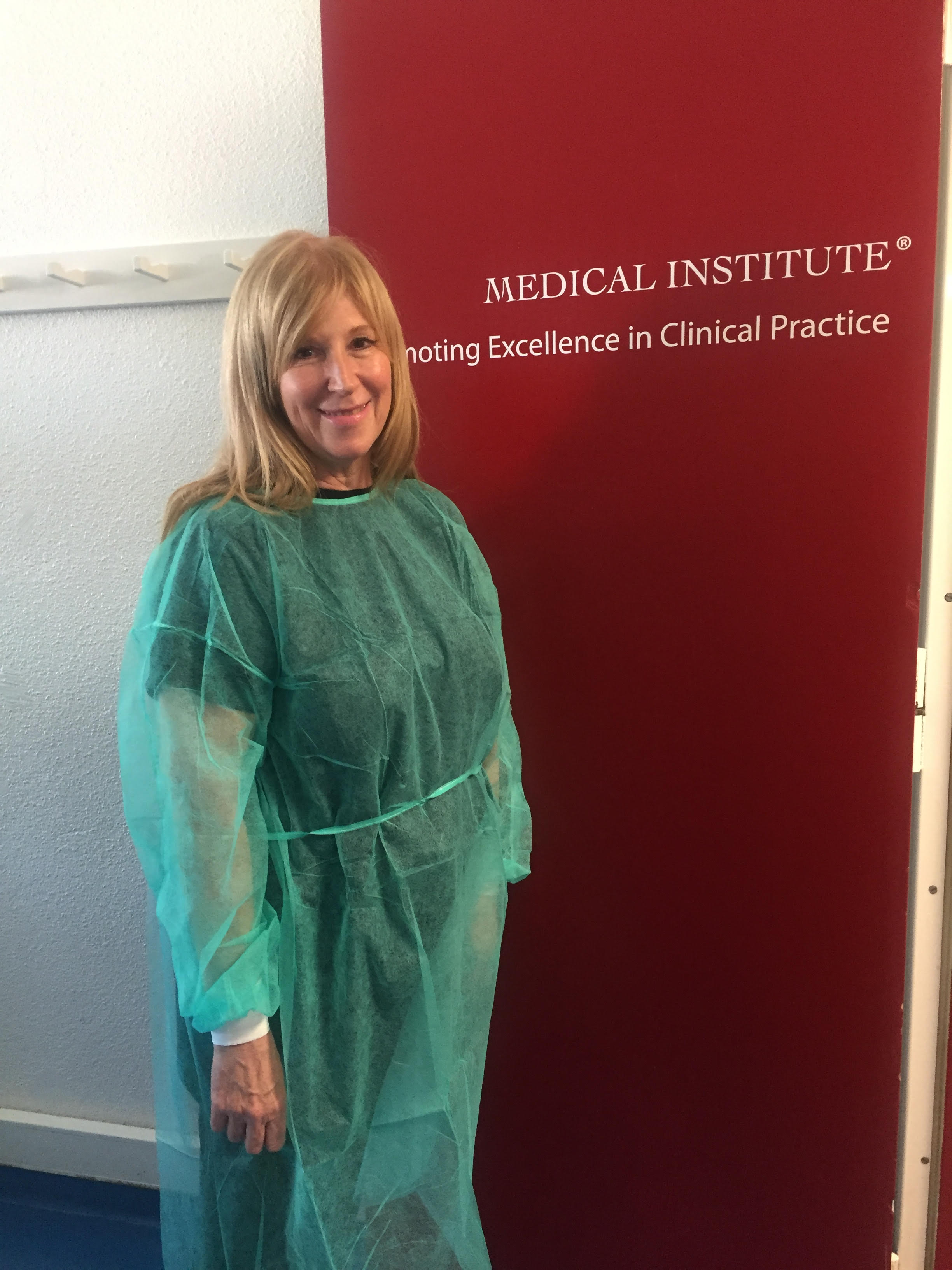 Dra. Frisari en capacitación de anatomía cadavérica, Niza, Francia