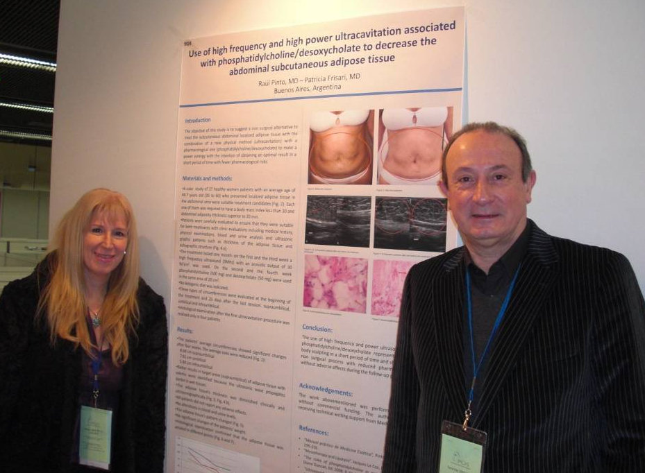 Dra. Frisari presentando póster en IMCAS 2010, París